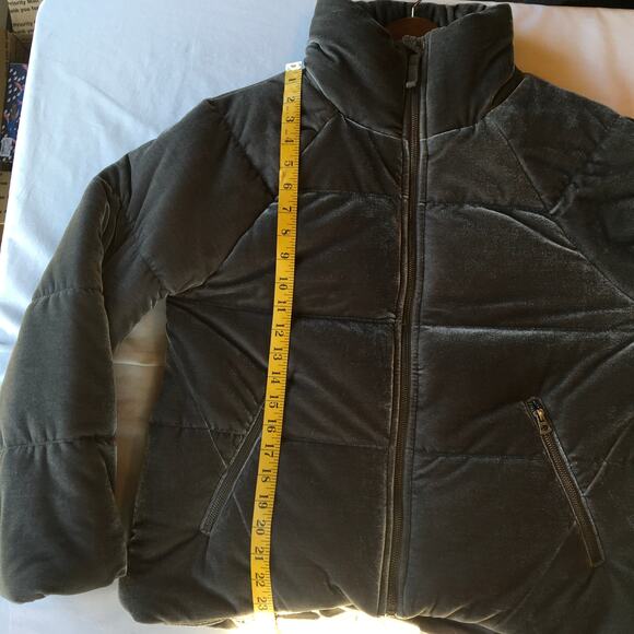 Dylan Women's Puffy Velvety Coat Size Medium - Picture 5 of 8